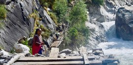 हिमालयात निवडणुकीचा मुद्दाः माझा रस्ता, नको हमरस्ता