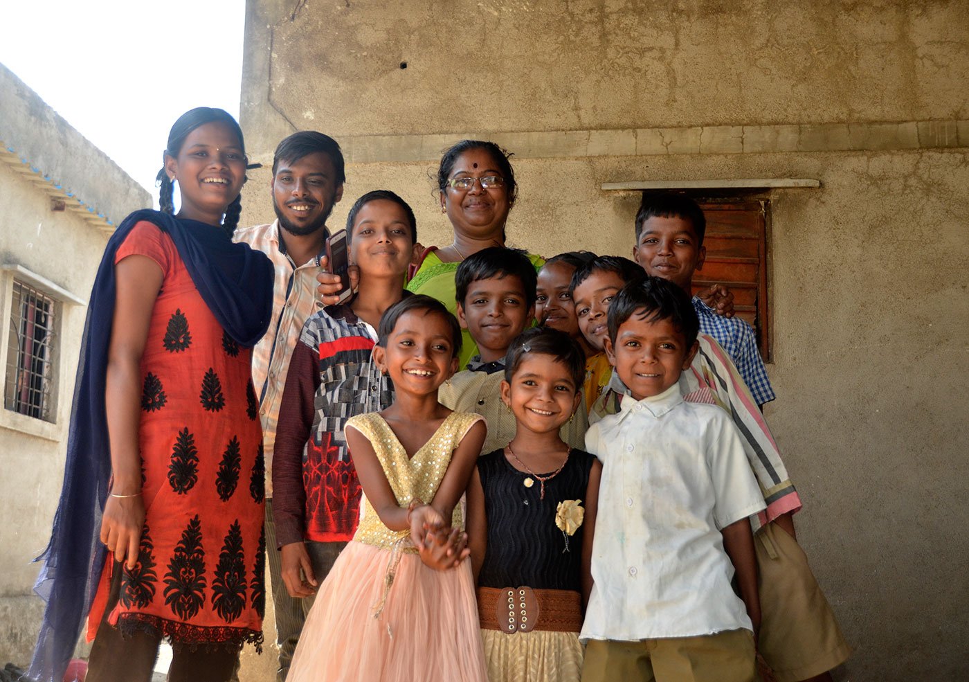 Sunita Bhosale in the Karade village with children from Pardhi community for whose education she works 
