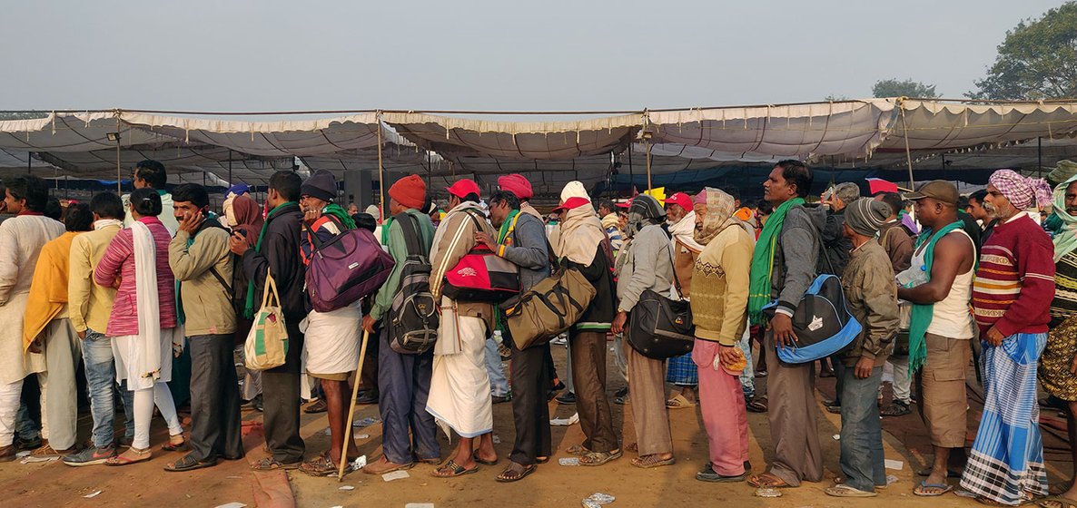 Farmers waiting to get the breakfast at Ram Leela Maidan early in the morning at 7.30 AM