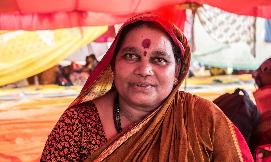 Bhartibai Khode, who doesn’t have a patta for the land says, “This year I had to take a loan of Rs 20,000 from a money lender at 10% interest.”