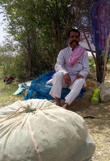 When industries release effluents into the river, fisherfolk are the first to know. 'We can tell from the stench, and when the fish start dying', remarks 45-year-old Mangal Sahni, who lives at Palla, on the Haryana-Delhi border, where the Yamuna enters the capital