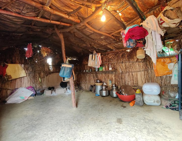 Left and Right: Most nomadic families in Maharashtra live in thatched homes.