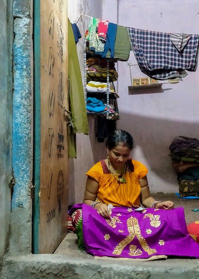 As the only “woman Odia agent’ in Vishram Nagar, Ranjita Pradhan sub-contracts diamond-sticking work from three garment factory owners to nearly 40 women in the neighbourhood since 2014. She delivers one kilogram of sequins, fabric glue and the dress materials to the women workers.