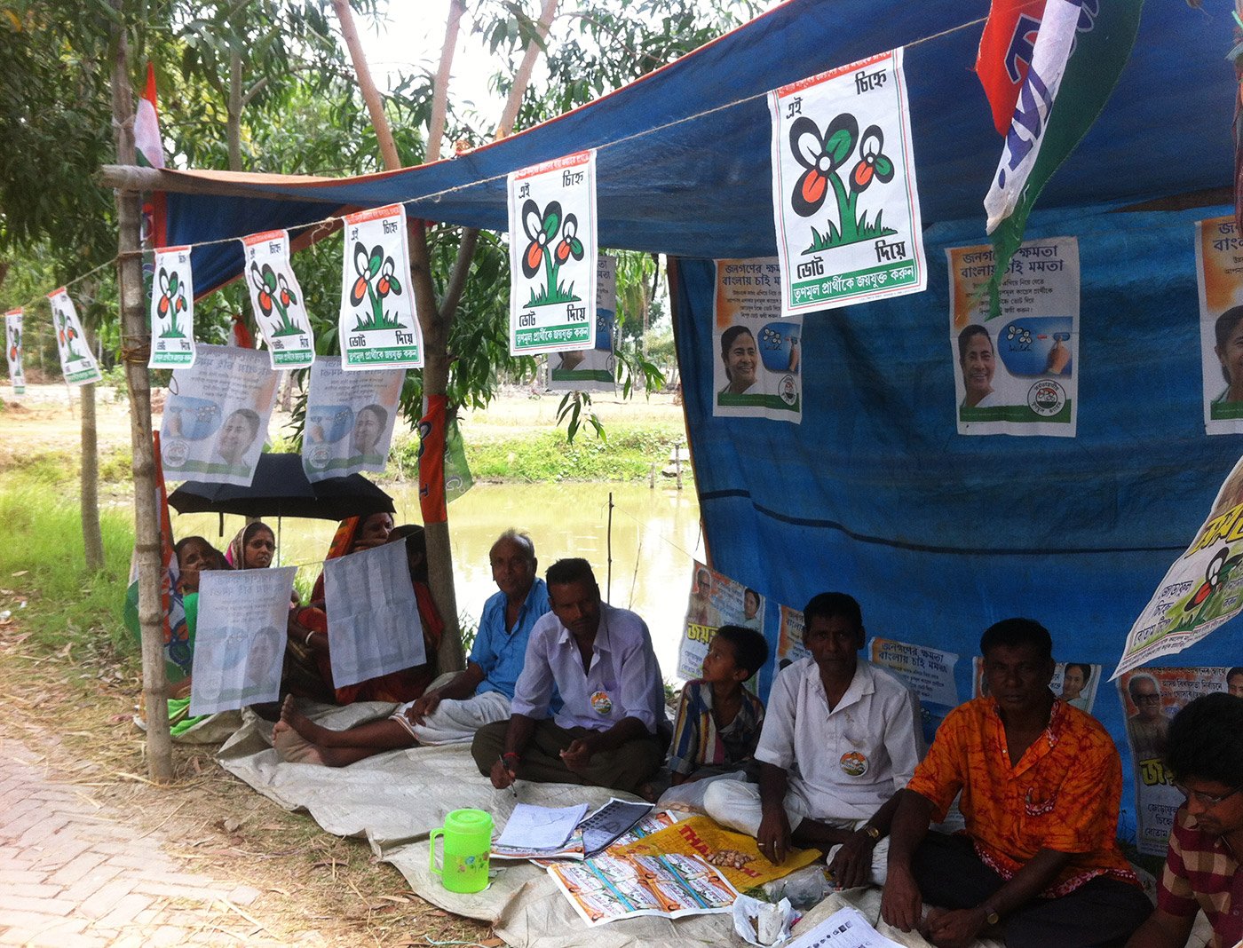 Political parties set up tents to help voters
