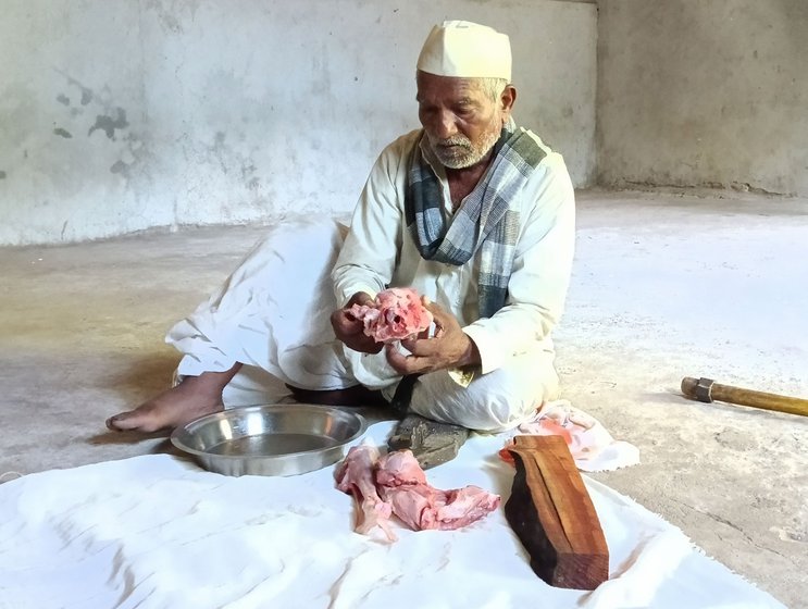 Right: Men like Maruti Fere, Gayabai’s brother, preparing the mutton