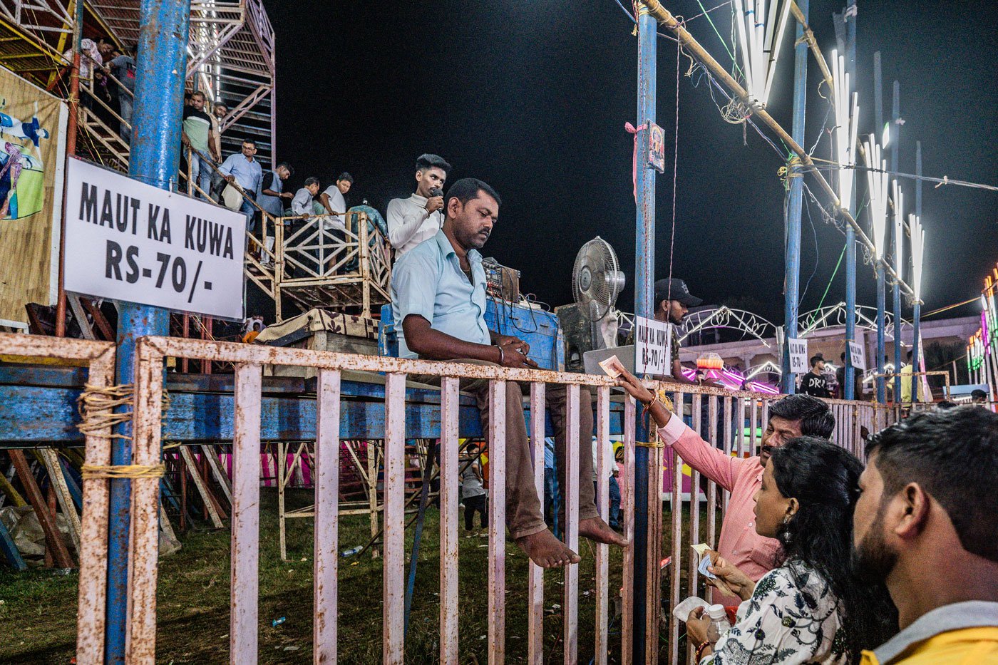 Maut-ka-kuan tickets sell for RS.70-80, which they decide depending on the crowd, but children are allowed to attend for free