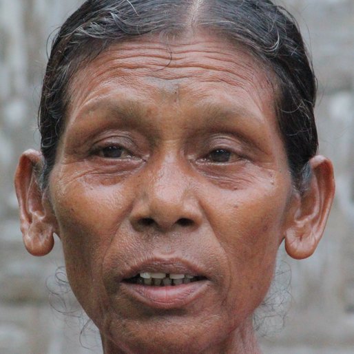 PYARI KHARIA is a Tea garden worker from Dholabari, Mal, Jalpaiguri, West Bengal