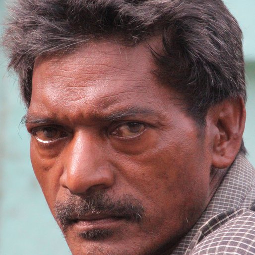 NATANGU KHARIA is a Sharecropper from Dholabari, Mal, Jalpaiguri, West Bengal