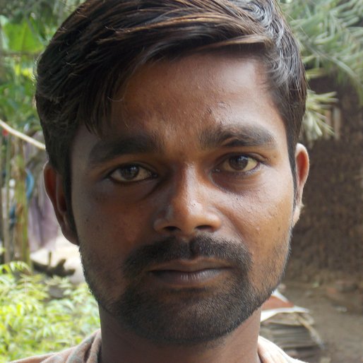 UJJAL MAJHI is a Driver from Tisa, Chanditala II, Hooghly, West Bengal
