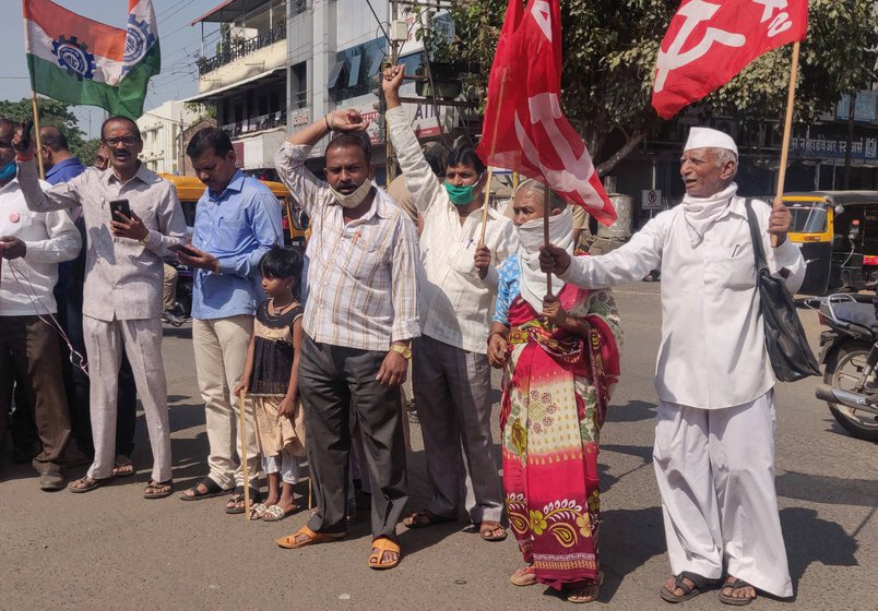 Left: Farmers at the sit-in protest in Mumbai’s Azad Maidan. Right: Narayan (wearing a cap) and others from Shirol taluka at a protest rally in Ichalkaranji town