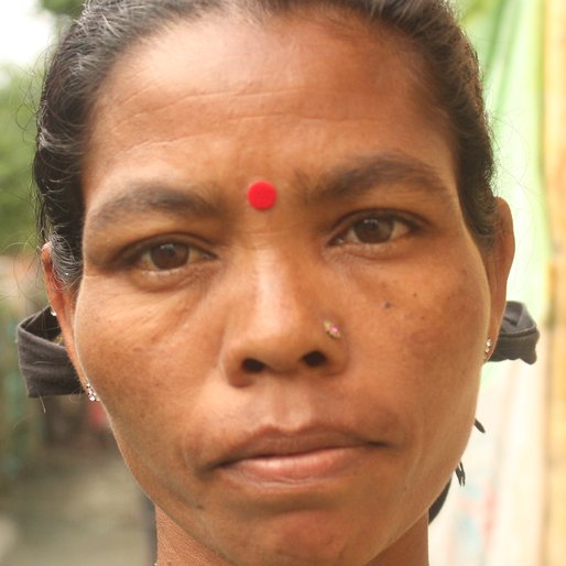 SANTI MUNDA is a Tea garden worker from Bara Maniram, Ashapur Tea Garden hamlet, Naxalbari, Darjeeling, West Bengal