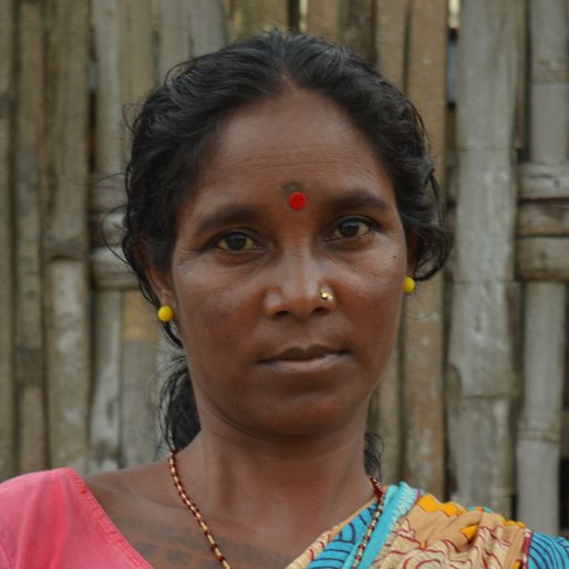 MILANI EKKA is a Tea garden worker  from Sona Chandi, Kharibari, Darjeeling, West Bengal