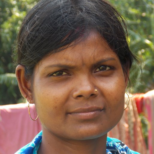 KRISHNA MALI is a Domestic worker from Harish Chak, Khanakul II, Hooghly, West Bengal