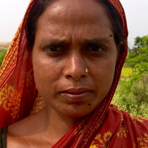SAGAR BIBI is a Labourer from Maheshnagar, Chapra, Nadia, West Bengal