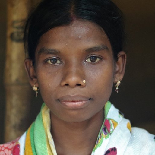 Golapi Murmu is a Daily wage labourer from Dharampur Samil Dhanapana, Khunta, Mayurbhanj, Odisha