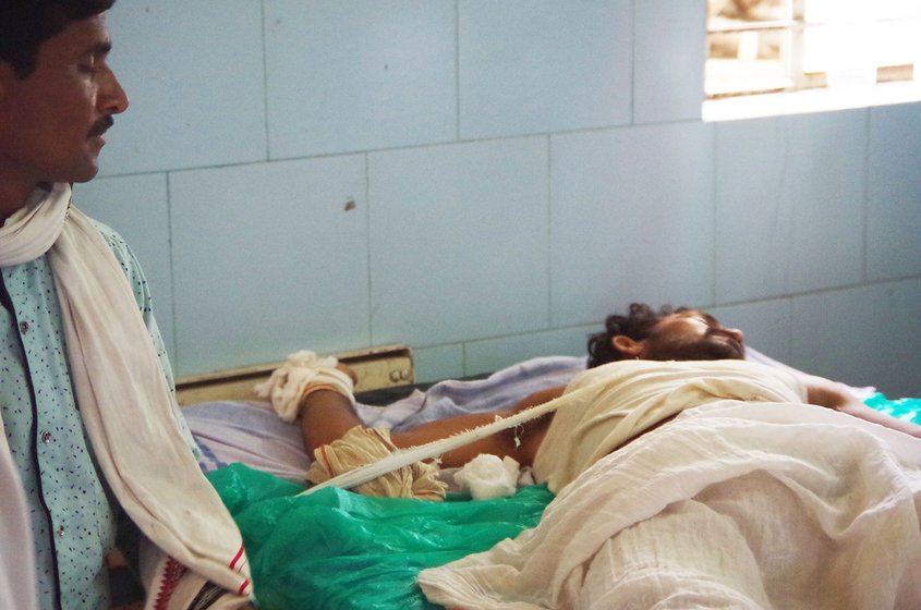 One of the farmers, completely disoriented, had to be tied to his bed in the ICU of the Yavatmal hospital so that he did not fall down as his body jerked