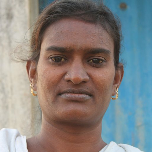 Sowmya is a Farm labourer (weeding and digs canals) from Easur, Chithamur, Kancheepuram, Tamil Nadu