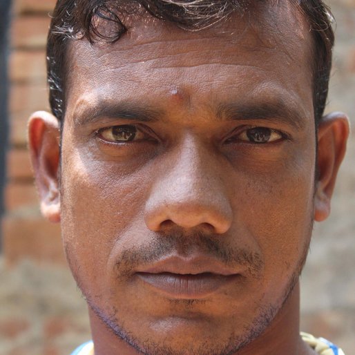 Yadav Dalui is a Mason from Rasora (P), Kandi, Murshidabad, West Bengal