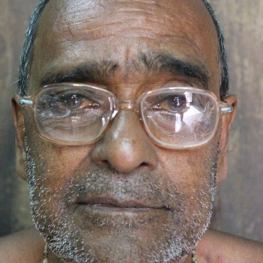 Balaram Dey is a Weaver from Islampur (town), Raninagar-I, Murshidabad, West Bengal