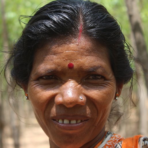 CHOBI HEMBRO is a Labourer from Jorkadanga, Aushgram, Bardhaman, West Bengal
