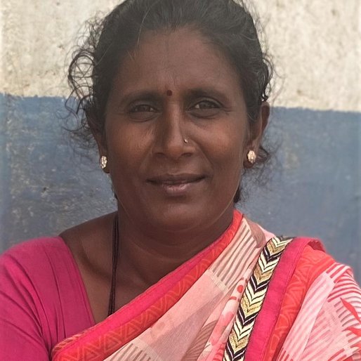 Nagamma is a Farm labourer from Chowdanakuppe, Kunigal, Tumkur, Karnataka