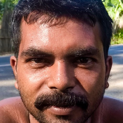 SANJAY DAS is a Labourer from Nandapur, Karimpur II, Nadia, West Bengal