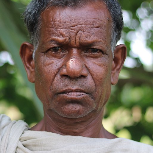 Kussa Munda is a Daily wage labourer from Ghosda, Karanjia, Mayurbhanj, Odisha