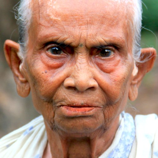 KUSUMKALI DEBNATH is a Alms seeker from Sankchura, Basirhat, North 24 Parganas, West Bengal