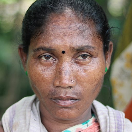 Munguli Hemro is a Daily wage labourer from Nayakendukhal, Baripada, Mayurbhanj, Odisha