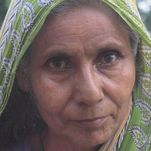 Noor Begum is a Daily wage labourer from Harindanga, Diamond Harbour-I, South 24 Parganas, West Bengal