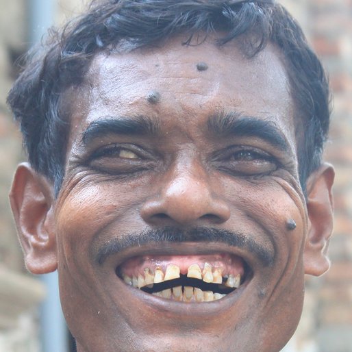 Rabindranath Das is a Wage labourer from Deulpur (Census town) , Panchla, Howrah, West Bengal