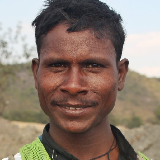 Rajkumar Murmu is a Daily wage worker in a coal mine from Barkagaon, Barkagaon, Hazaribagh, Jharkhand