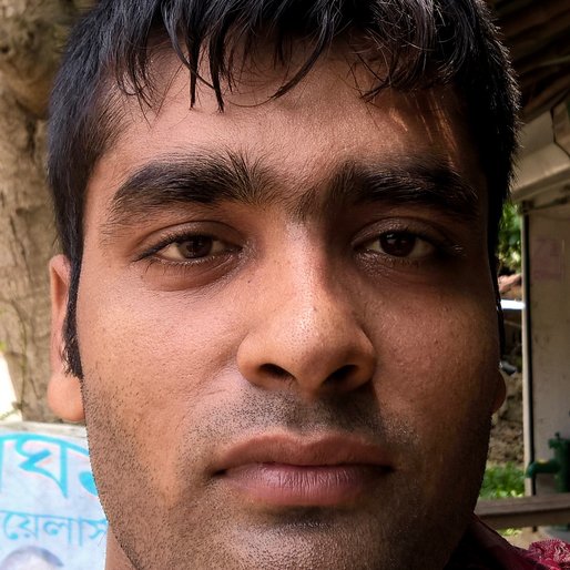 GOPAL PAL is a Labourer from Kaetpara, Ranaghat I, Nadia, West Bengal
