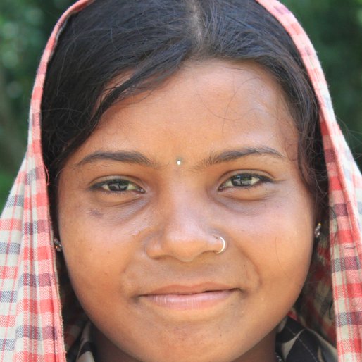 Rina Bauri is a Wage labourer from Chakrapur, Khanakul-I, Hooghly, West Bengal