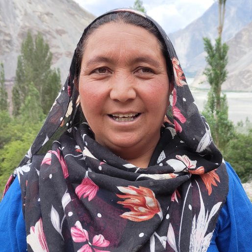 Rokaiya Banu is a Tour guide and grows and sells apricots from Thanga Chathang, Nubra, Leh, Jammu and Kashmir