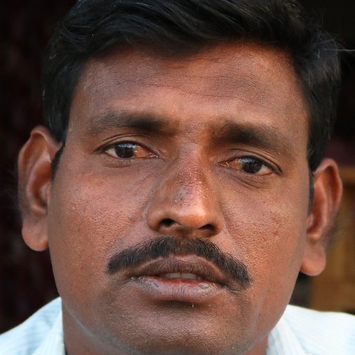 Santosh Kabure is a Tenant farmer from Latwadi, Shirol, Kolhapur, Maharashtra