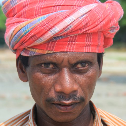 UMA MAJHI is a Brick maker from Mohanpur, Barrackpore, North 24 Parganas, West Bengal