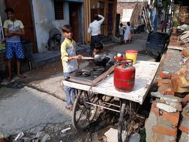 ‘स्वच्छ भारत, आणि अजूनही लोकांनी हातानं गटारं साफ करावी?’