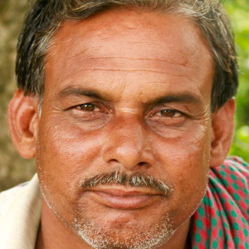 JAMARUL DAFADAR is a Labourer from Thana Para, Karimpur II, Nadia, West Bengal