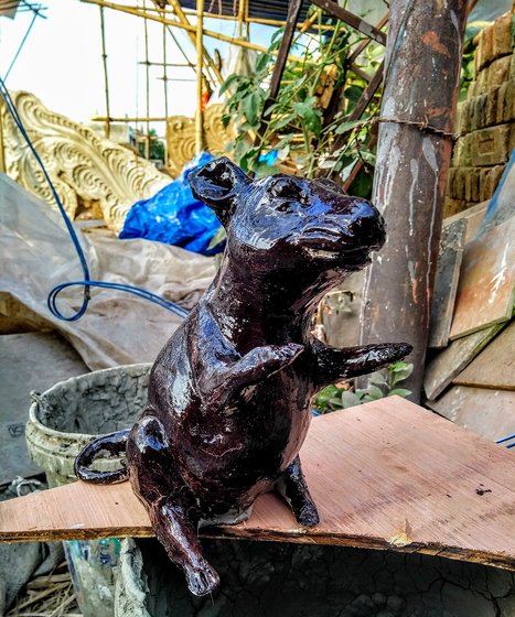 sculpture of rat