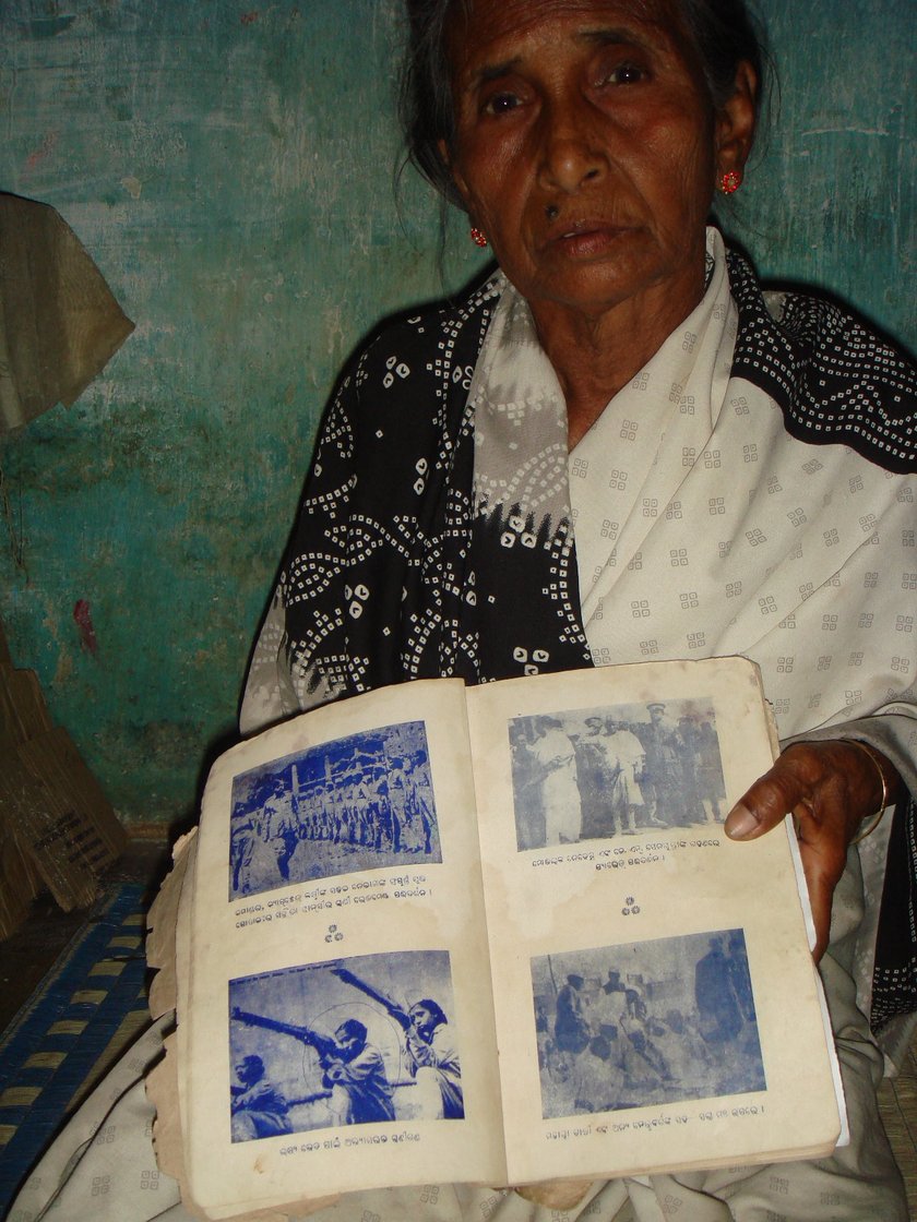 Laxmi Panda showing her old photos