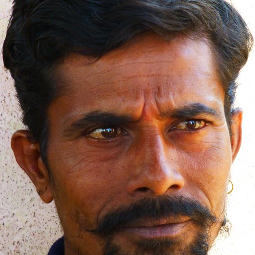 VISHWAS HATKAR is a Face reader and astrologer from a nomadic tribe from Naigavhan, Phulambri, Aurangabad, Maharashtra