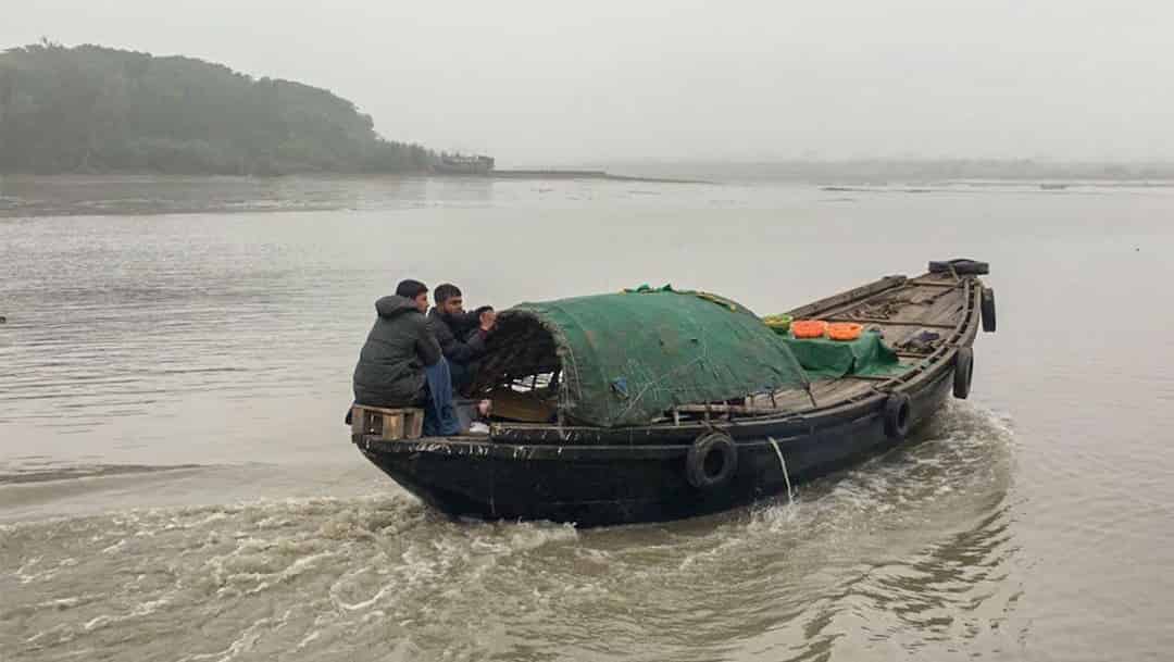 बंगालच्या उपसागरात मच्छिमारांपुढचं द्वंद्व