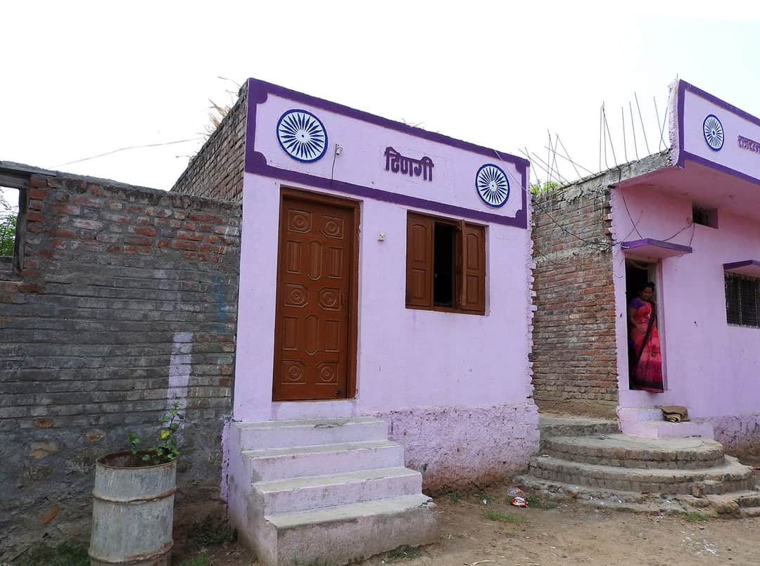 چھوٹی ٹھِنگیوں کا شاعر