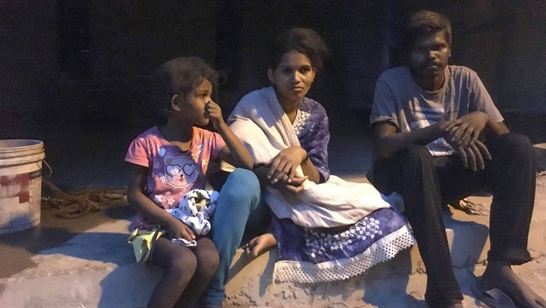 ‘इथे रिकामं थांबायचं किंवा गावी रिकामं बसायचं’