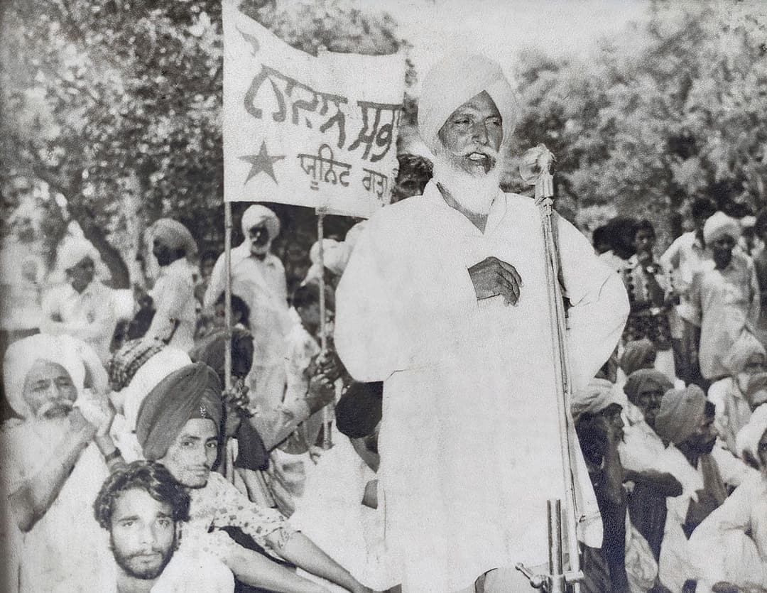 हमर आज़ादी के ख़ातिर लड़ेइय्या भगत सिंह झुग्गियां जेन हा अब तक ले लड़त हवय