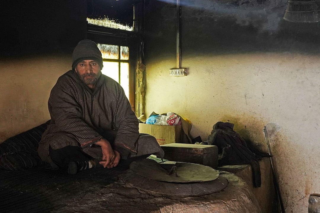 ‘প্ৰথমে মই ১২ লাখ উপাৰ্জন কৰিব লাগিব!’