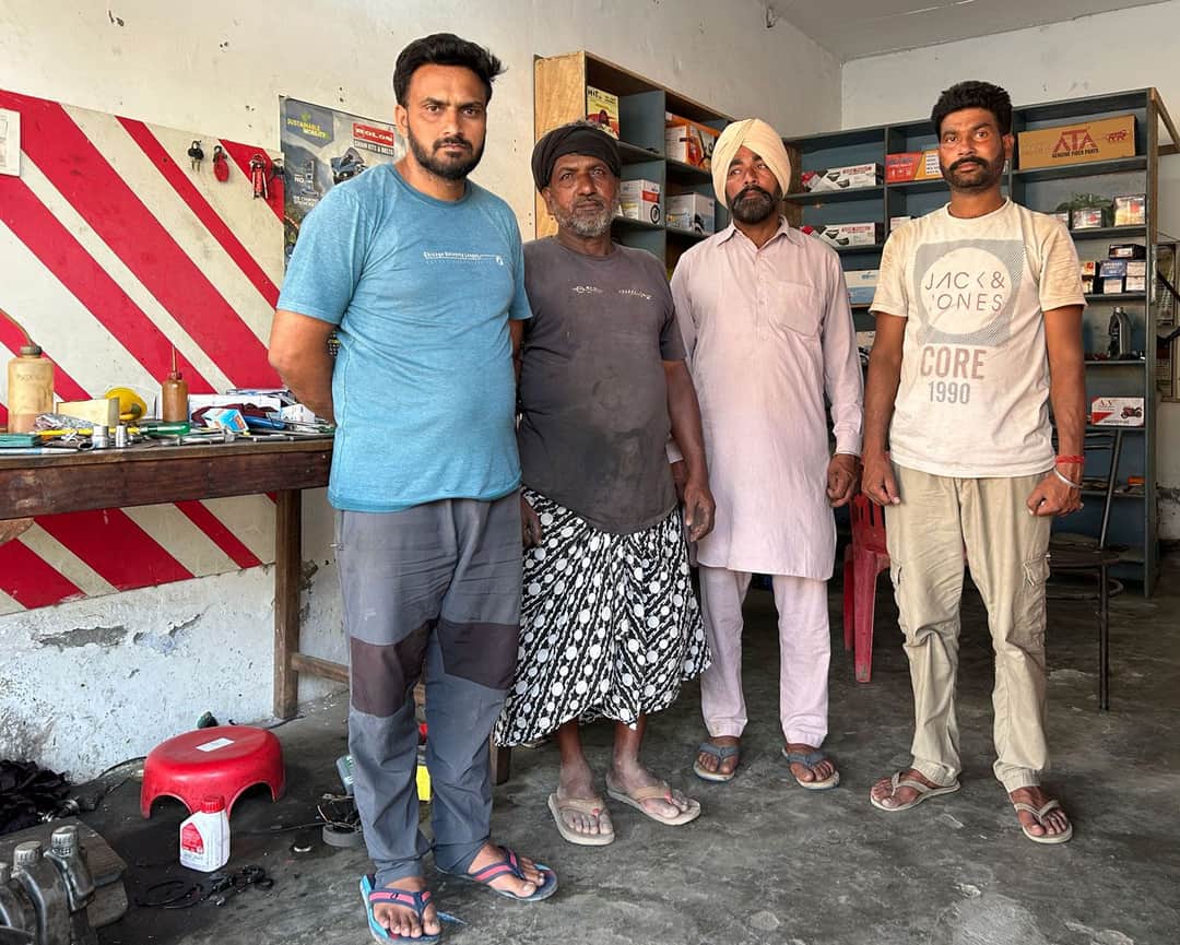 അതിര്ത്തി പ്രശ്നങ്ങളിലകപ്പെട്ട അട്ടാരി-വാഗ ചുമട്ടുതൊഴിലാളികള്