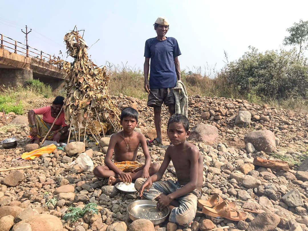 কলচিৰ স্কুলীয়া ল’ৰা-ছোৱালী এতিয়া অনুপস্থিত