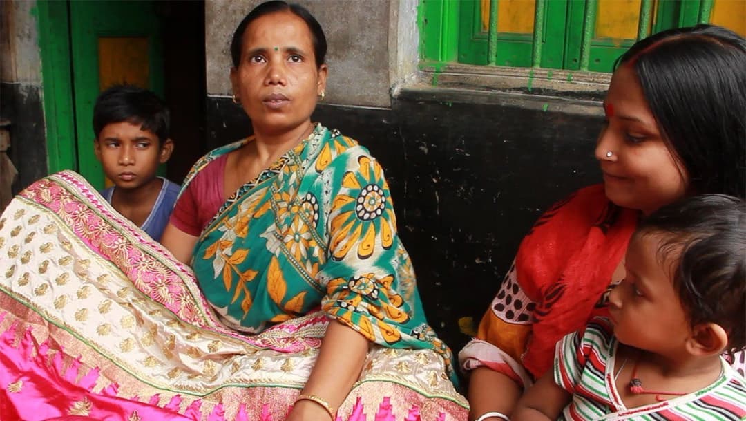 आमता की पत्थर जड़ी साड़ियां